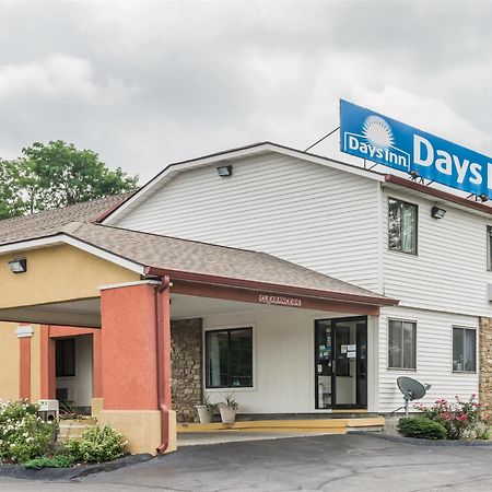Days Inn By Wyndham Bloomington Luaran gambar