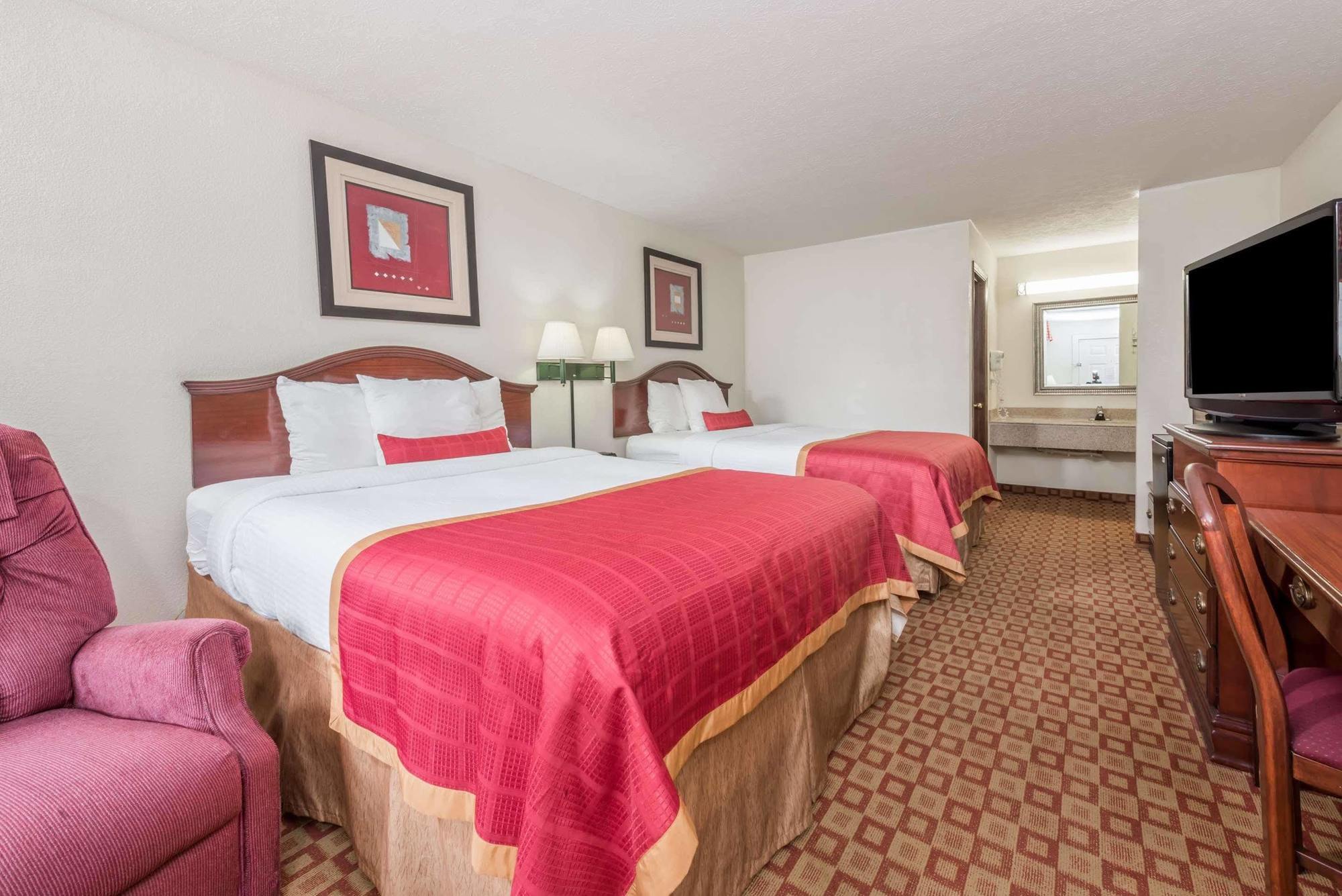 Days Inn By Wyndham Bloomington Luaran gambar