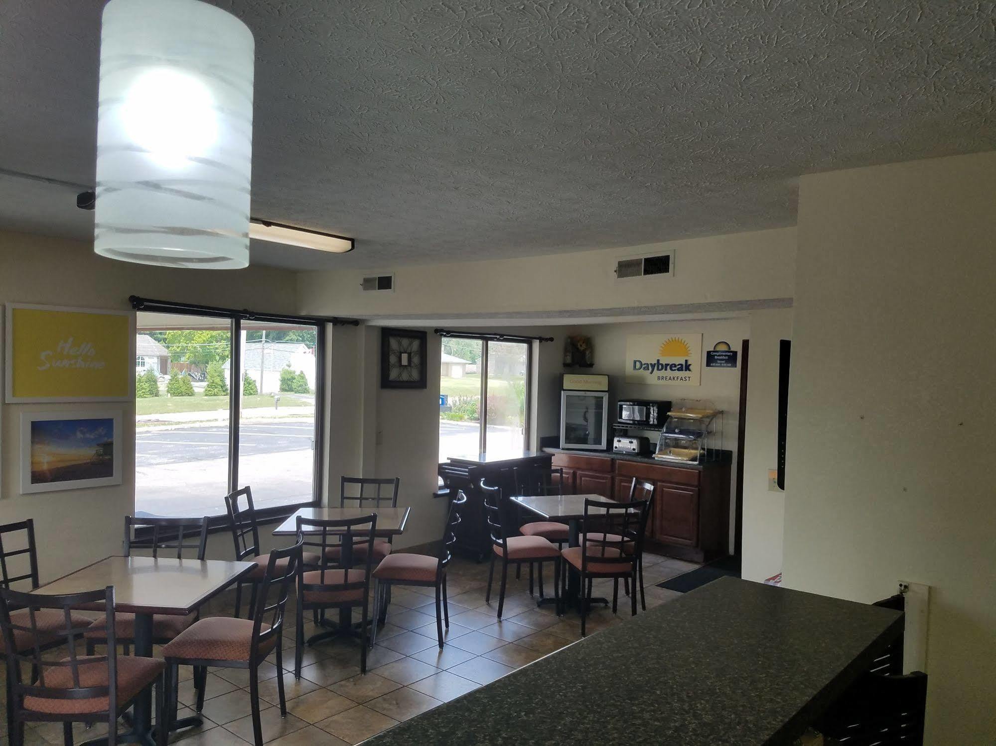 Days Inn By Wyndham Bloomington Luaran gambar