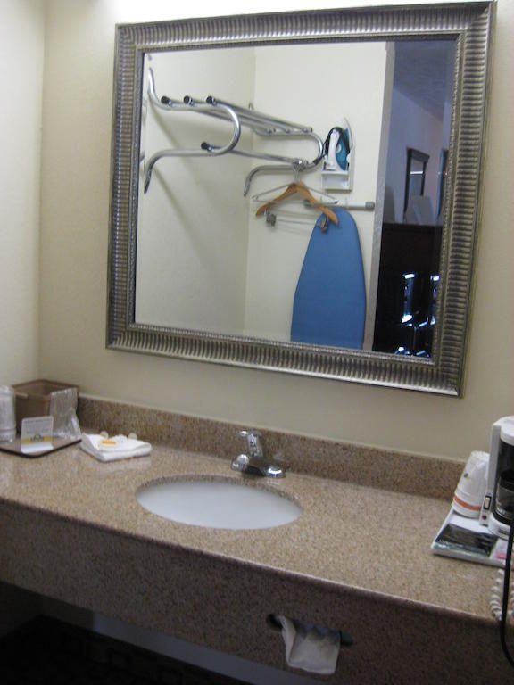 Days Inn By Wyndham Bloomington Luaran gambar